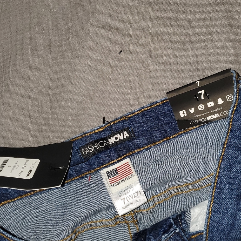 Fashion Nova Beach Bum Jeans - Picture 3 of 3